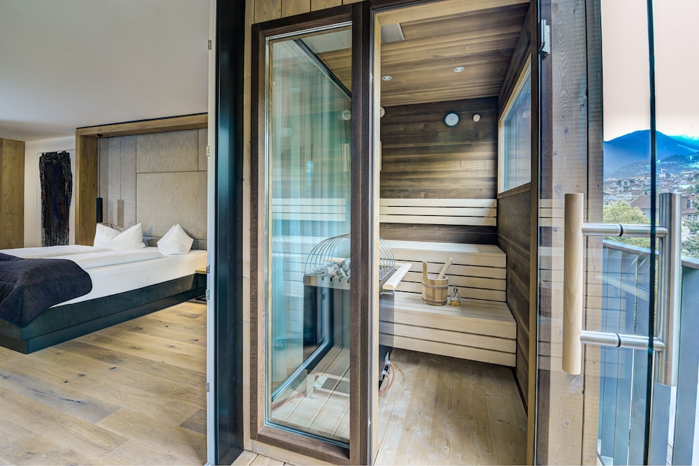 Deluxe, Penthouse, King Bed, Sauna