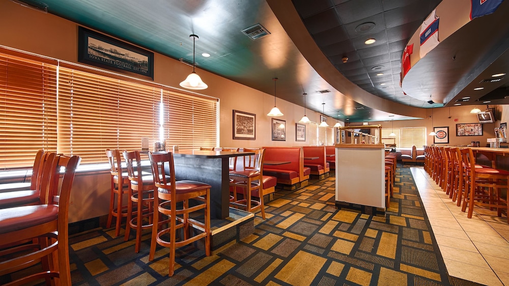 Rock Island Inn & Suites Marshalltown 37/55