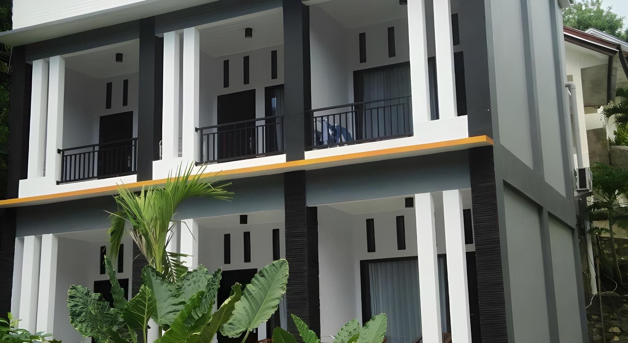 CF Komodo Hotel 5/36