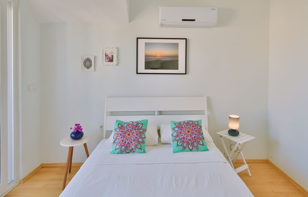 Ev Villas 6/50