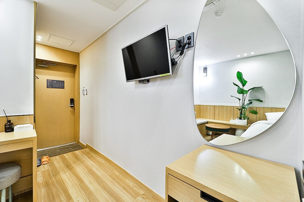 Gyeongju Hotel Gonggan 35/50