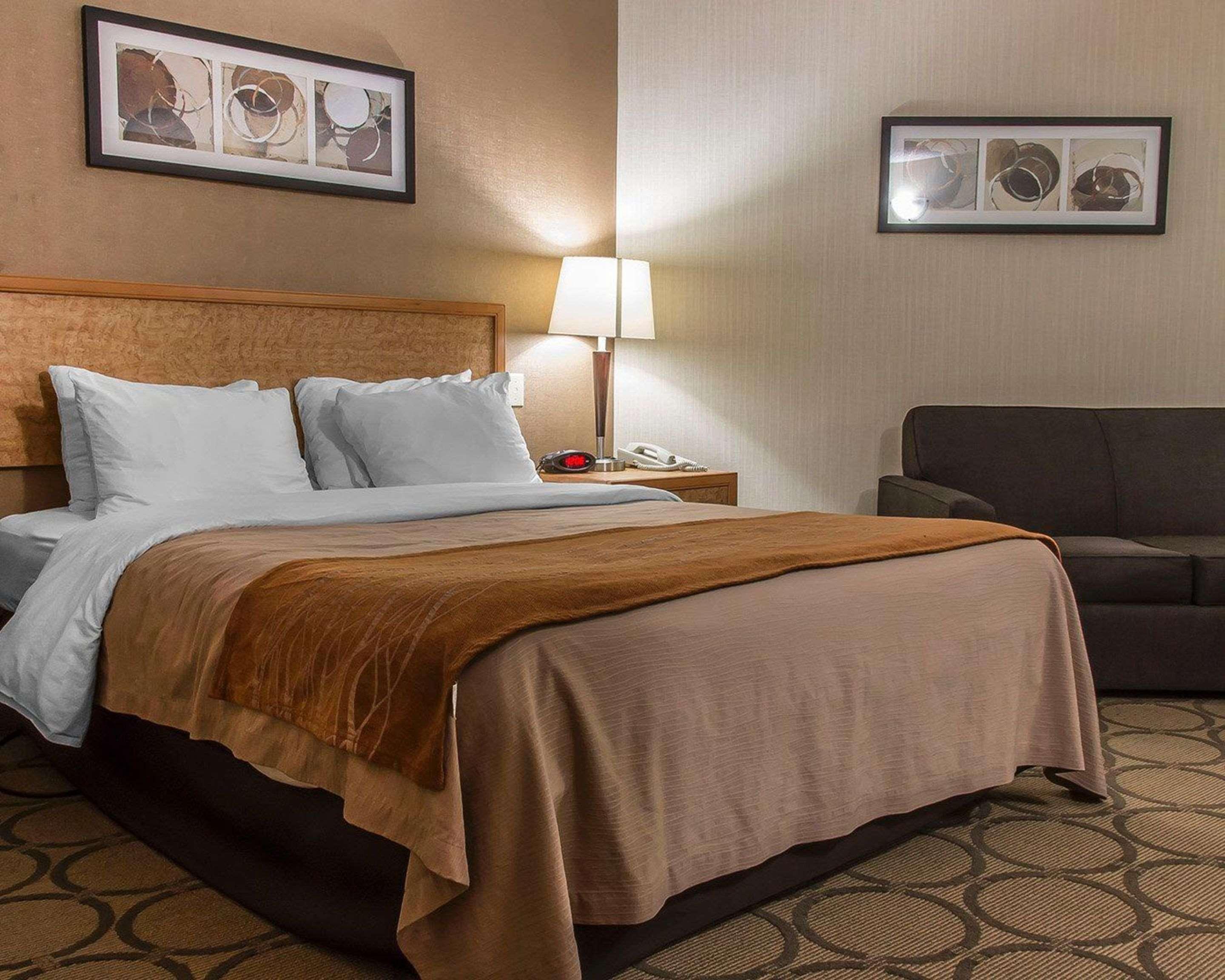 Upgrade, Queen Bed