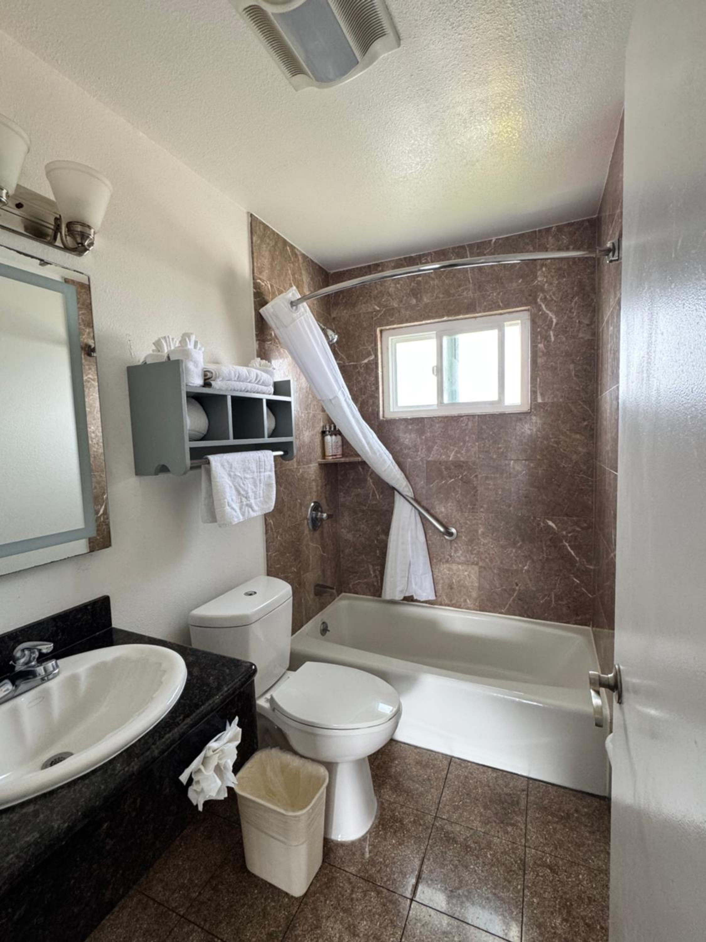 جناح بسريرين كوين بغرفة نوم واحدة، Stargazer Inn And Suites 10/10