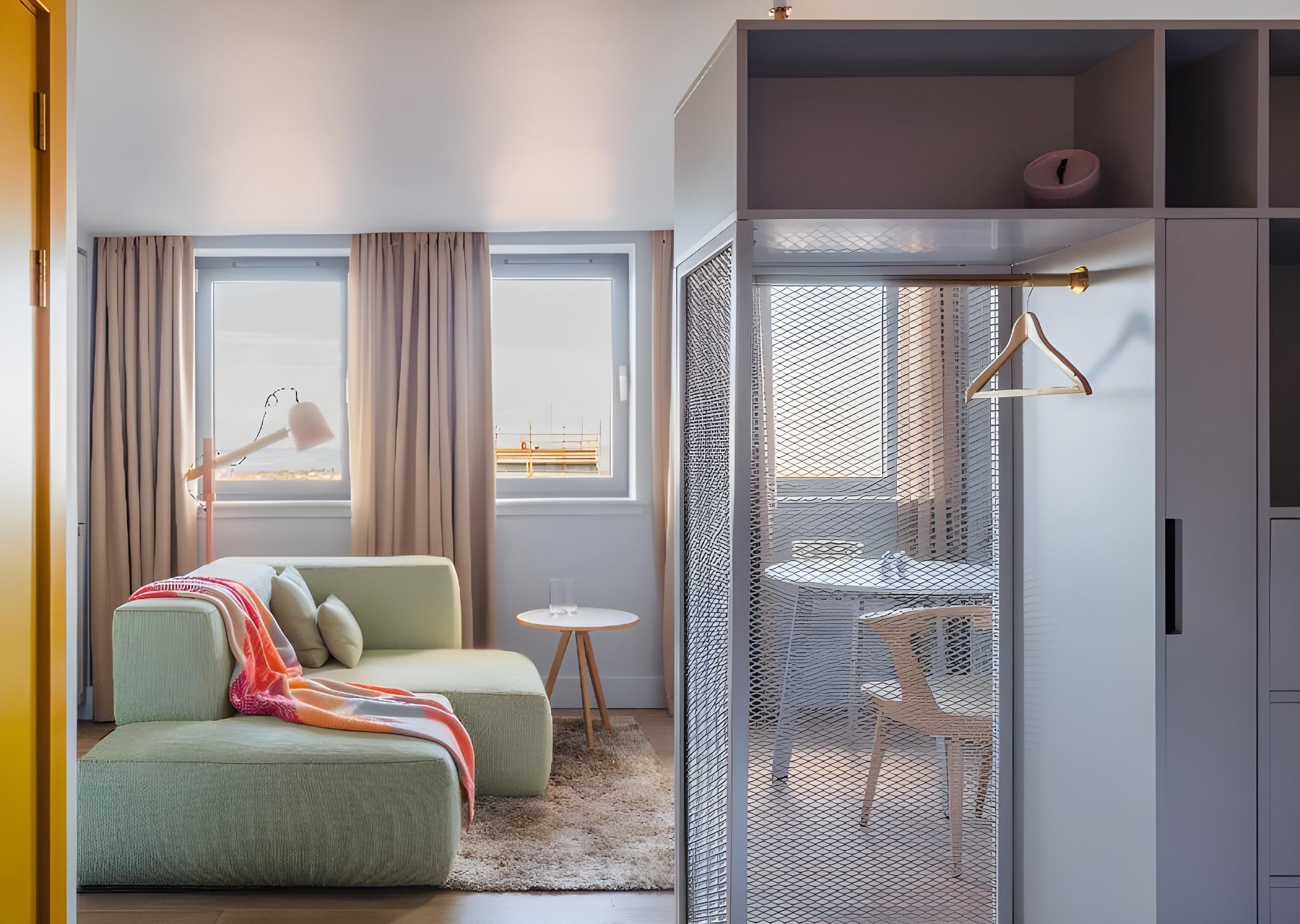 Open Plan, Studio, Suite, Twin Beds