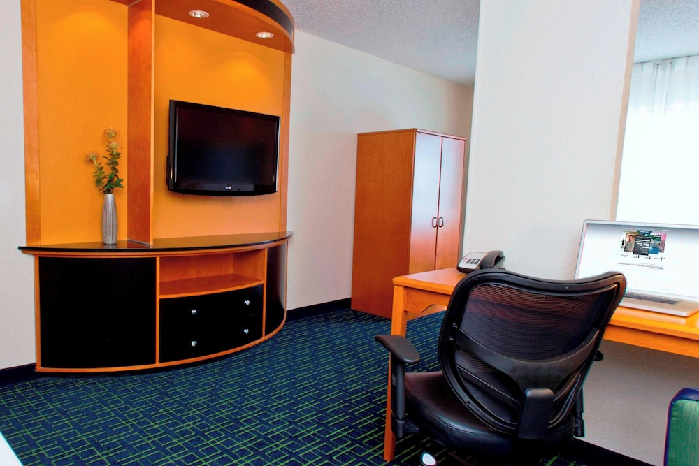 Fairfield Inn & Suites Joliet North/Plainfield 22/24