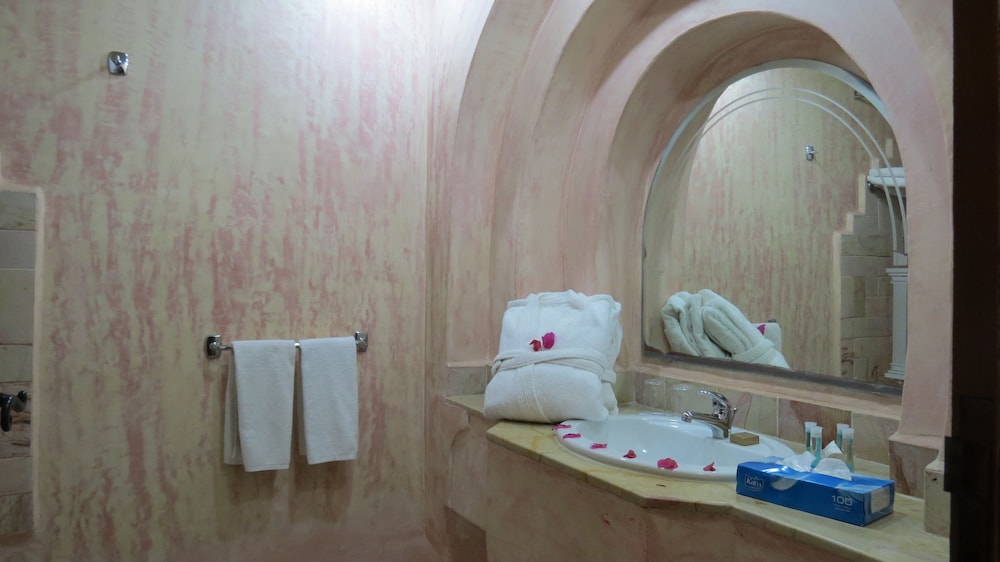 Lella Baya And Thalasso 23/71