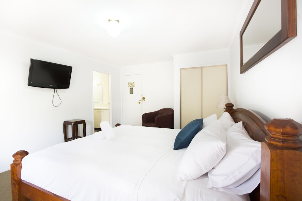 Lake Hume Resort 10/50