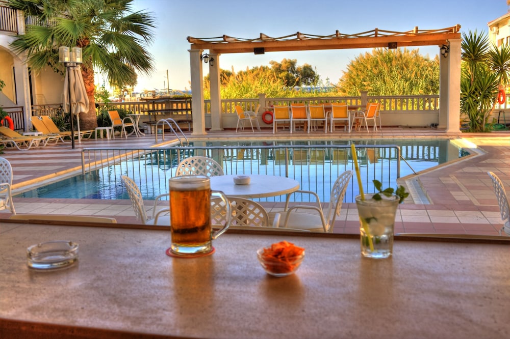 Trefon Hotel Apartments and Family Suites 37/73