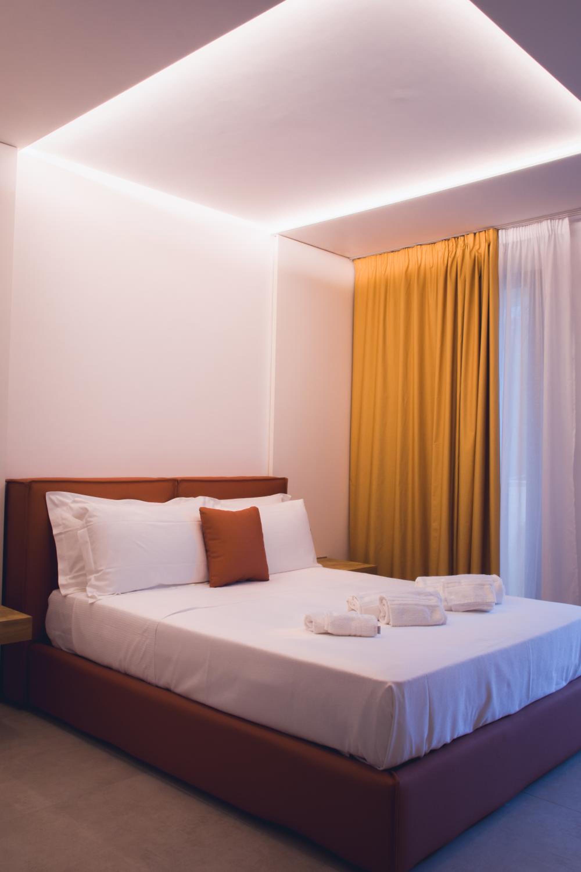 Sunset Hotel 12/50