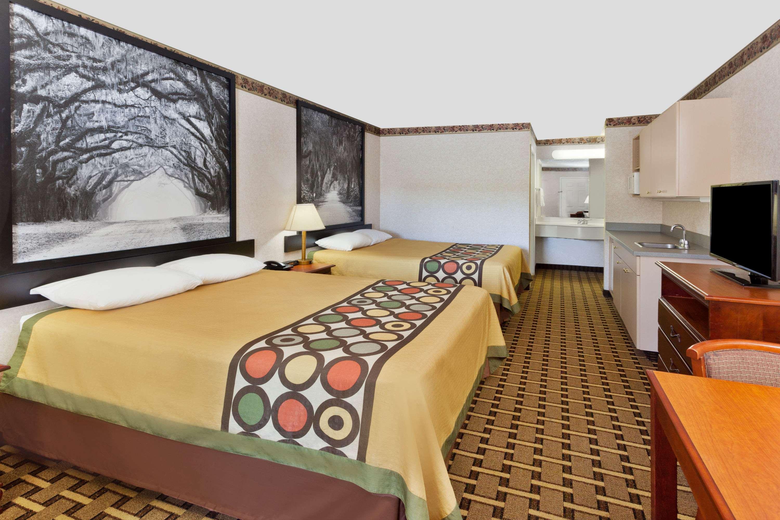 Room, 2 Queen Beds
