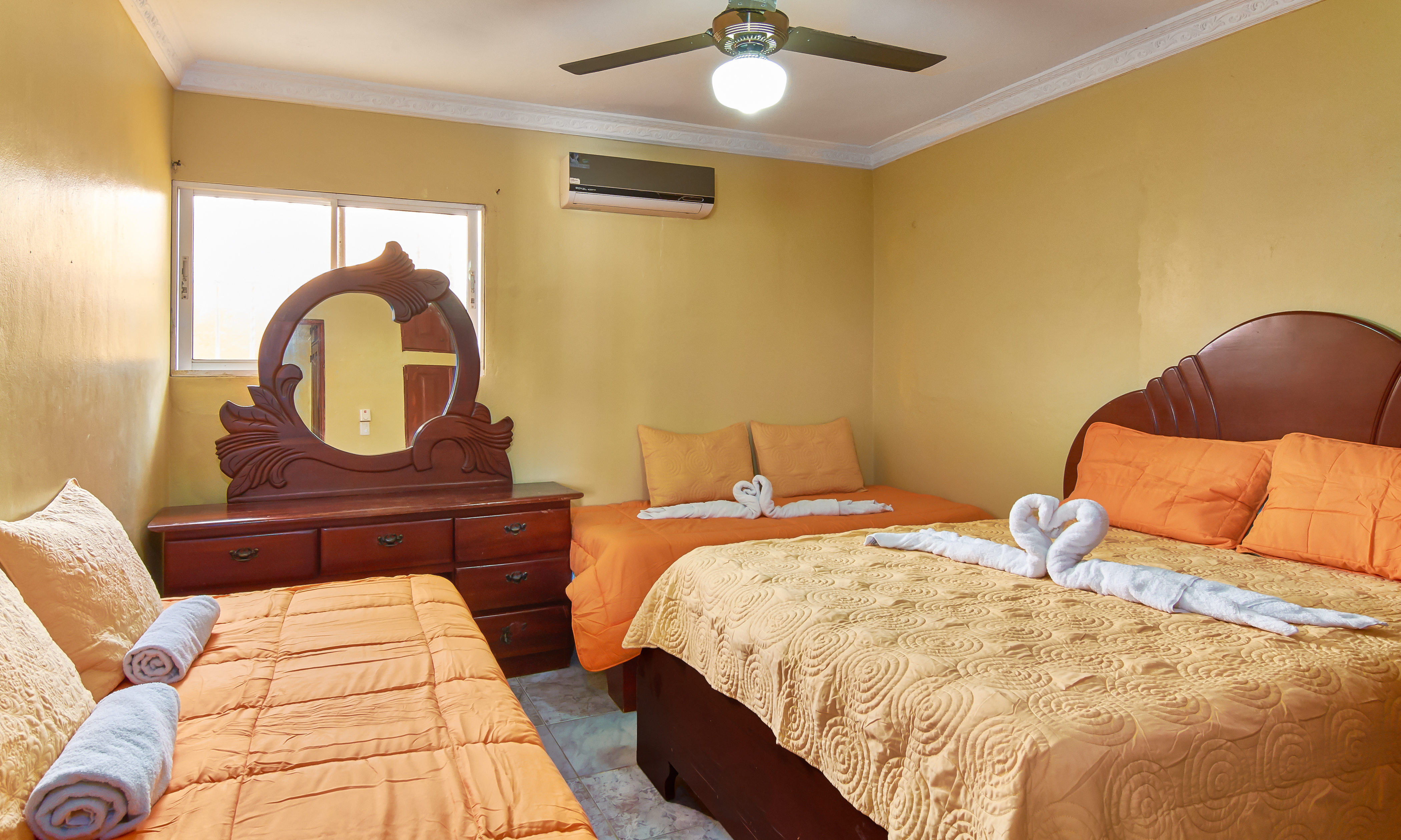 2 Bedrooms, Family, Apartment, Street View, Terrace