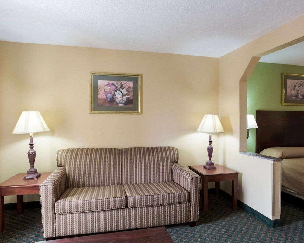 Rodeway Inn and Suites New Orleans, LA 20/33