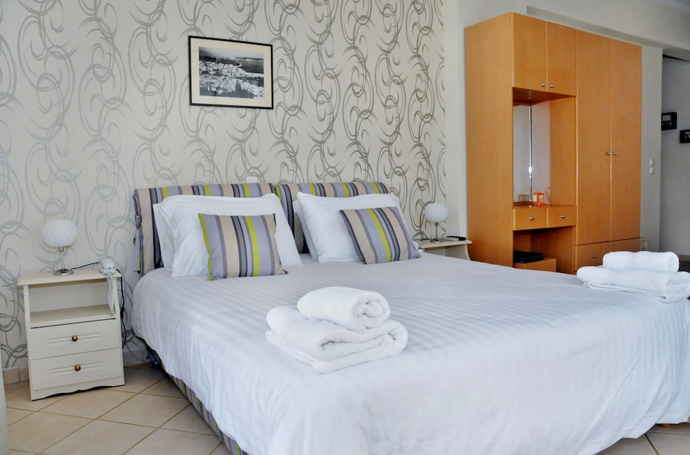 Kastro Hotel 6/25