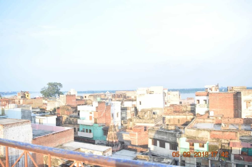 Family Guest House 16/16