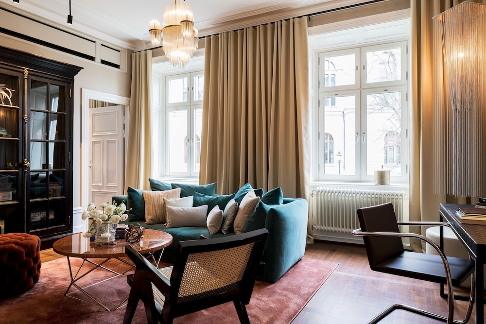 Lydmar Hotel 36/72
