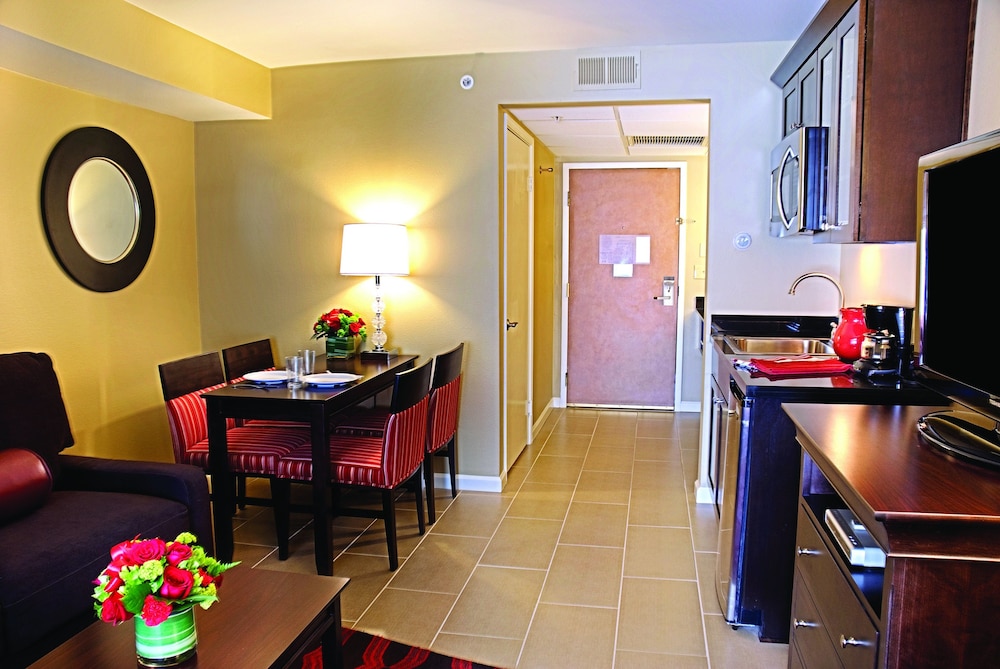 Peacock Suites 34/47