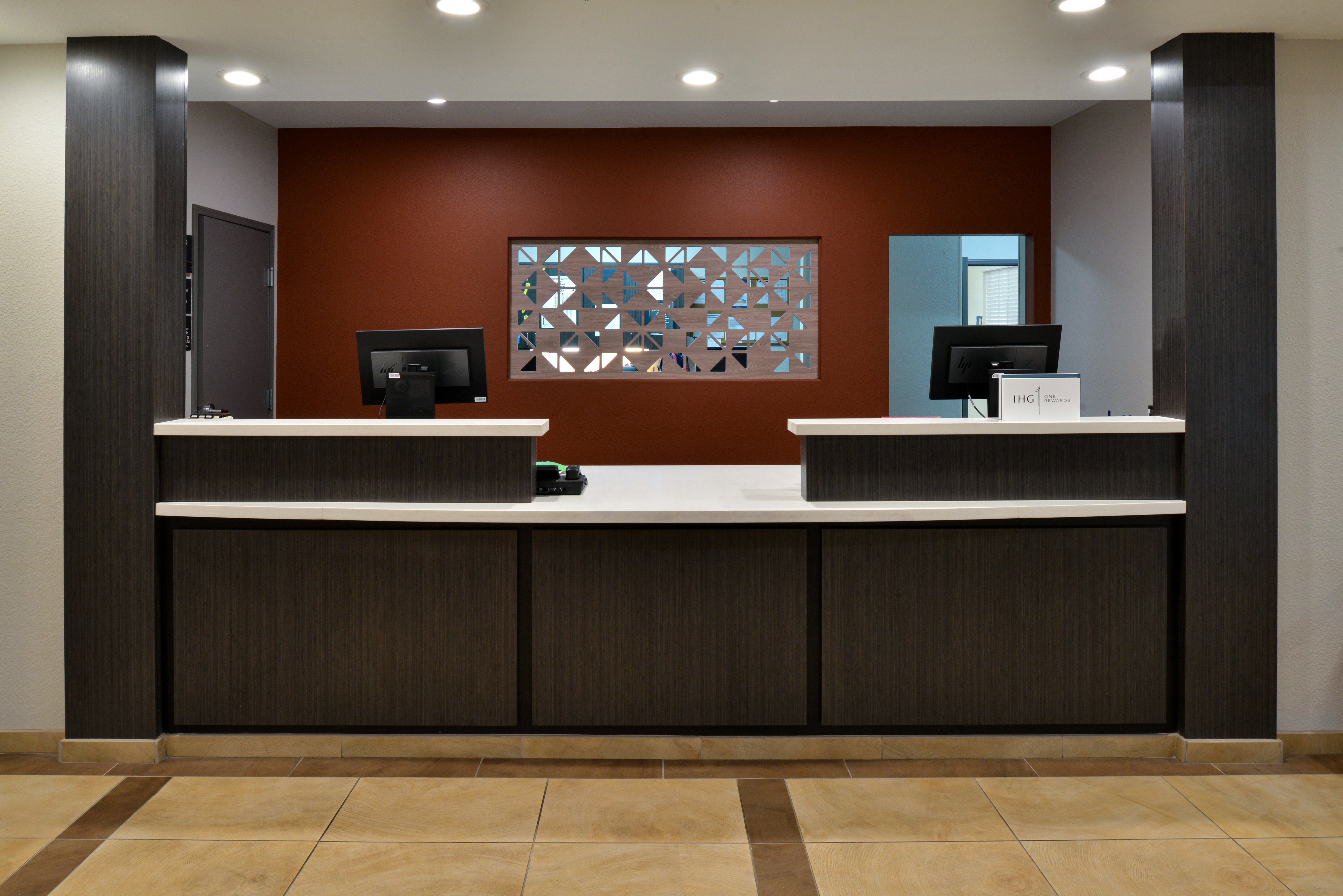 Candlewood Suites St. Joseph 7/54
