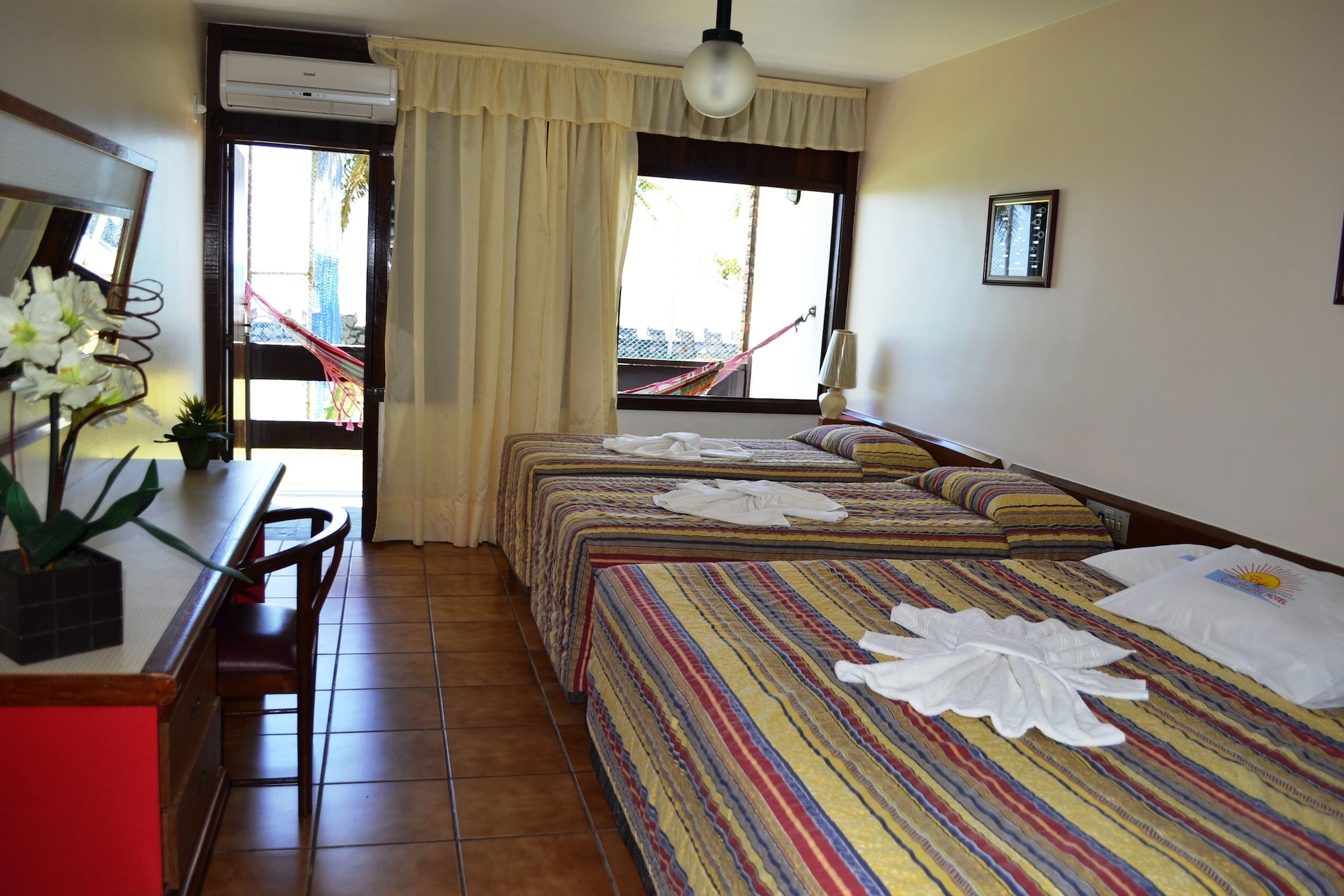 STANDARD, DOUBLE BED, PARTIAL SEA VIEW