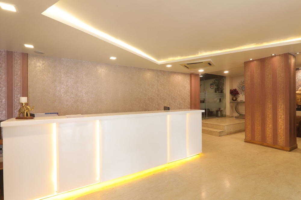 Mohan Hotel 8/33