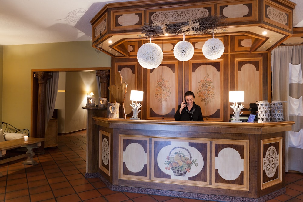 Le Verger Des Chateaux the Originals Relais Inter Hotel 7/69