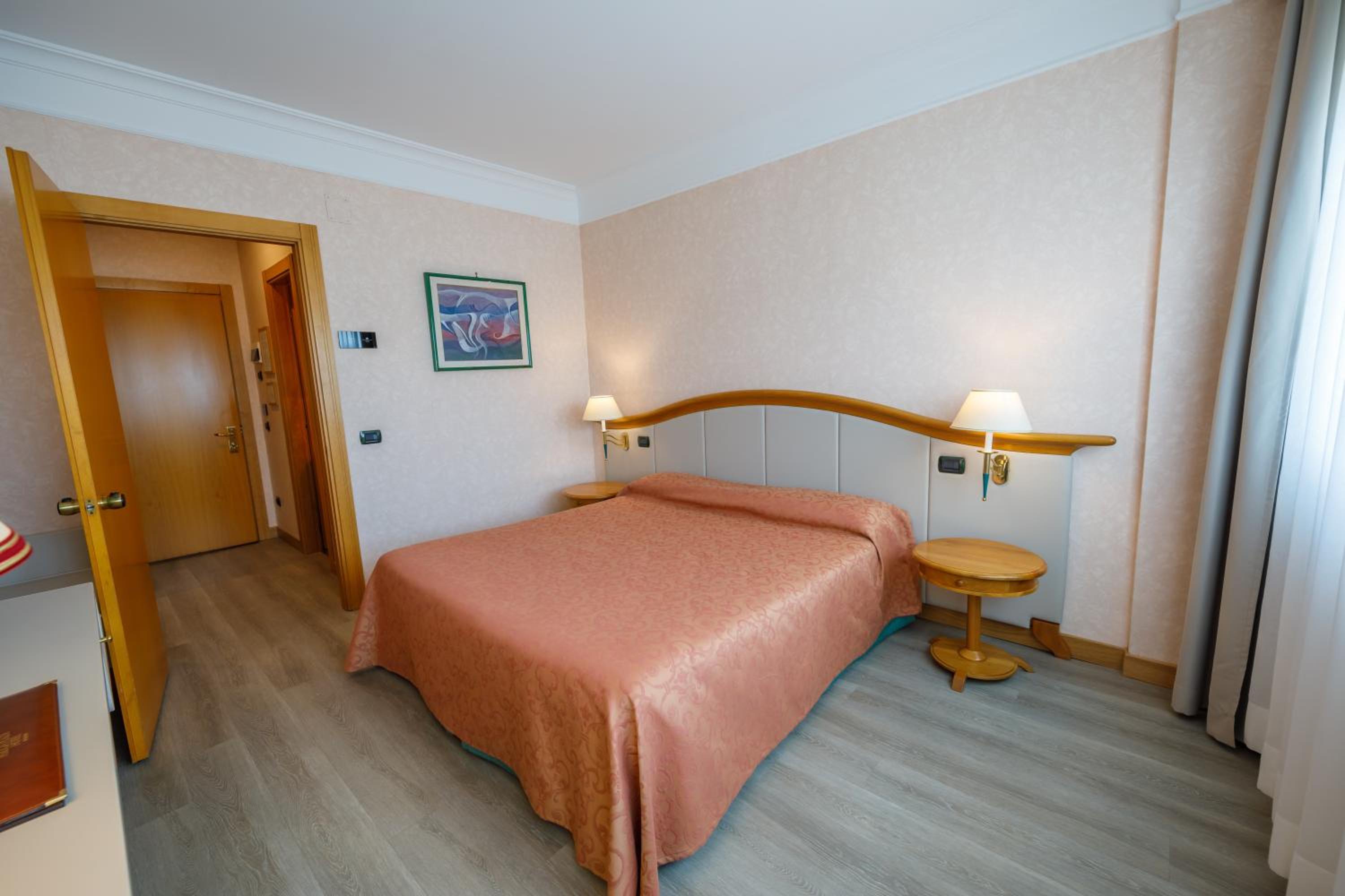 Smart, Double or Twin Bed