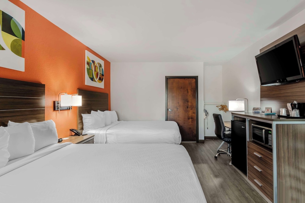 Standard, 2 Queen Beds, Accessible