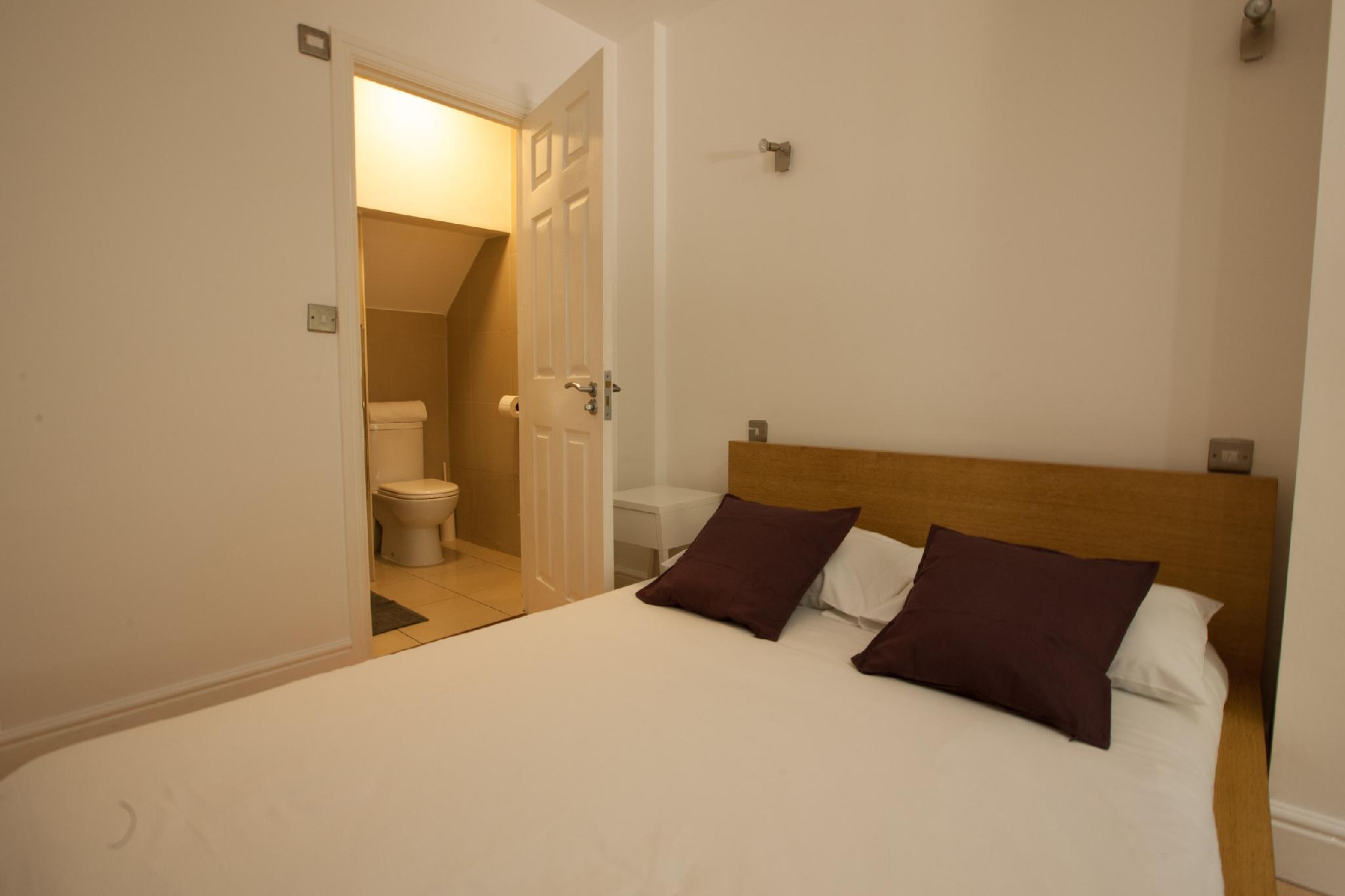 Tooting Rooms & Studio by PrimeCityHosts 6/10