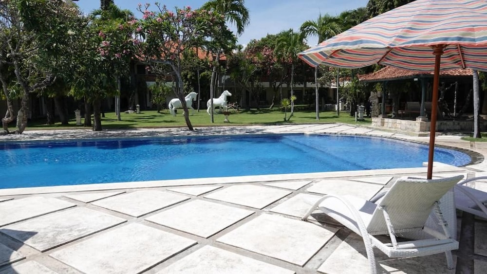 Bali Bungalo Hotel 28/31