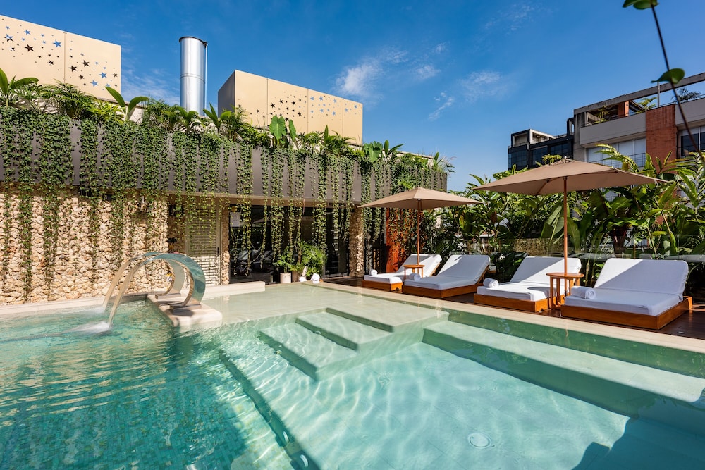 Elcielo Hotel and Restaurant 50/56