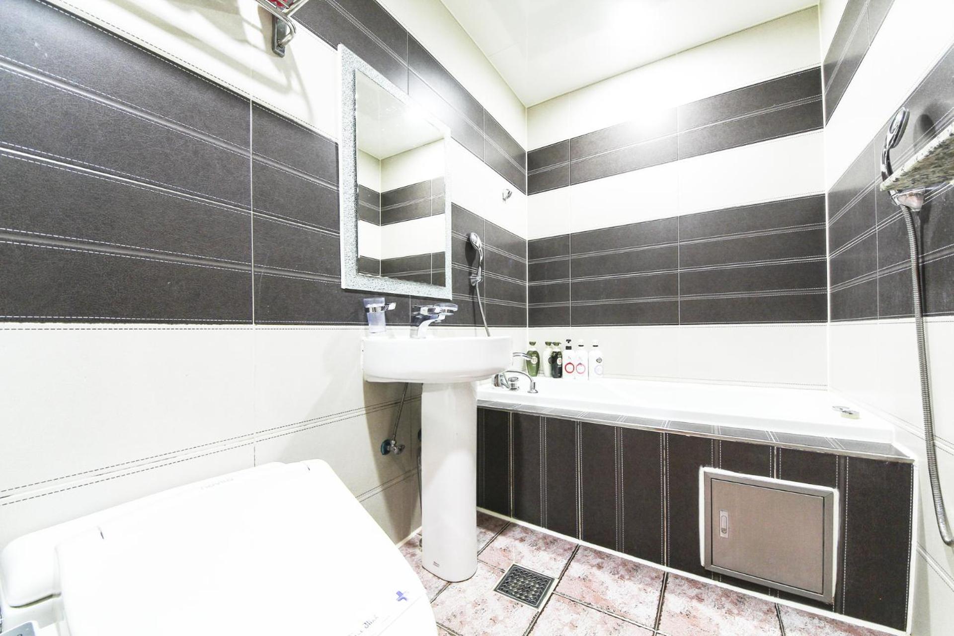 Blixx Hotel 50/50