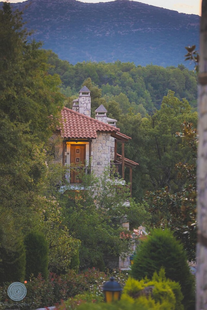Abeliona Retreat 2/41