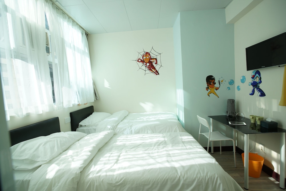 City, Twin Beds