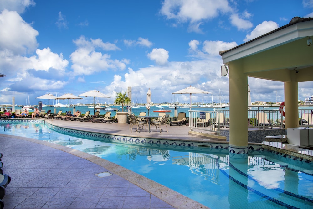 Simpson Bay Resort, Marina & Spa 72/95