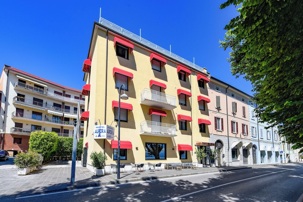 Hotel Aurora 61/74