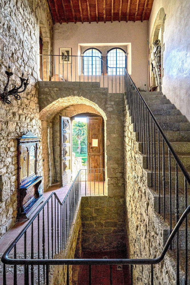 Castello di Tornano 23/48