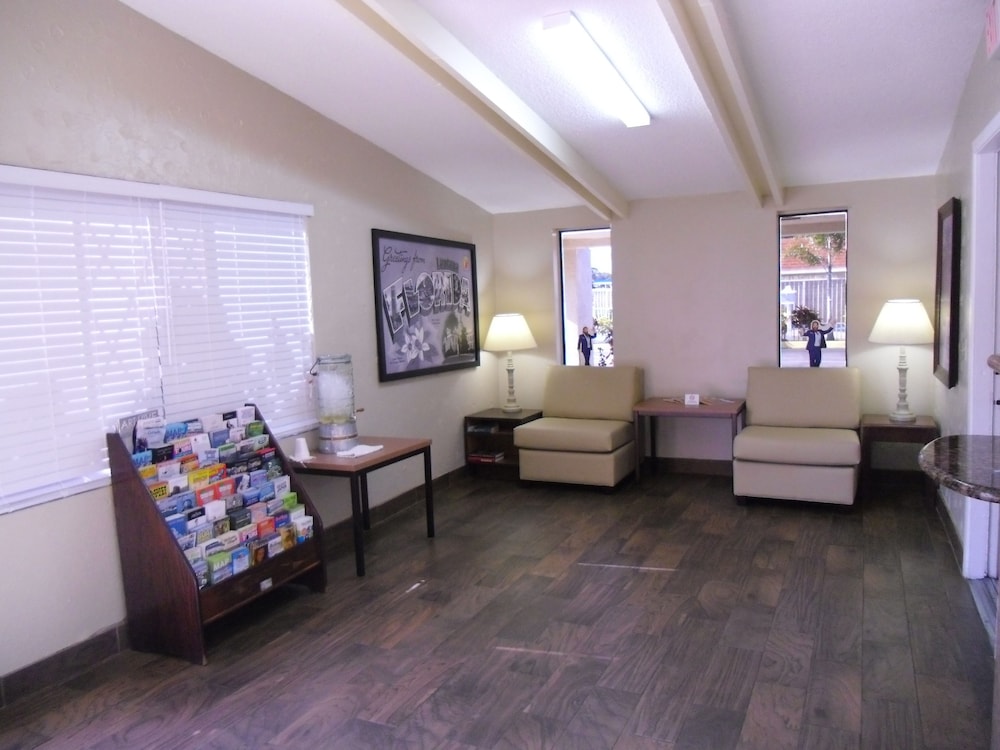 Super 8 By Wyndham Lantana West Palm Beach 24/34