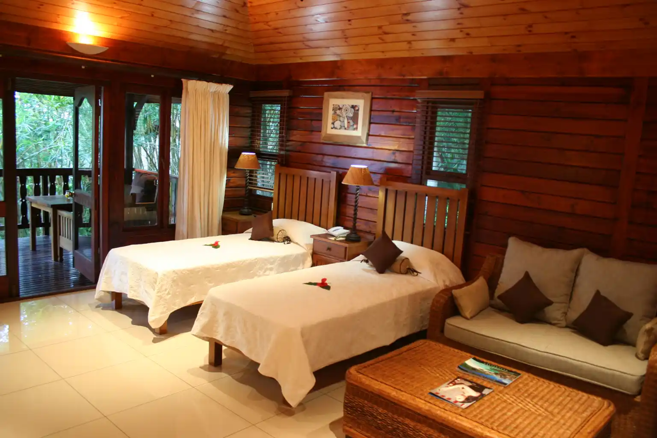 Cerf Island Resort 10/50
