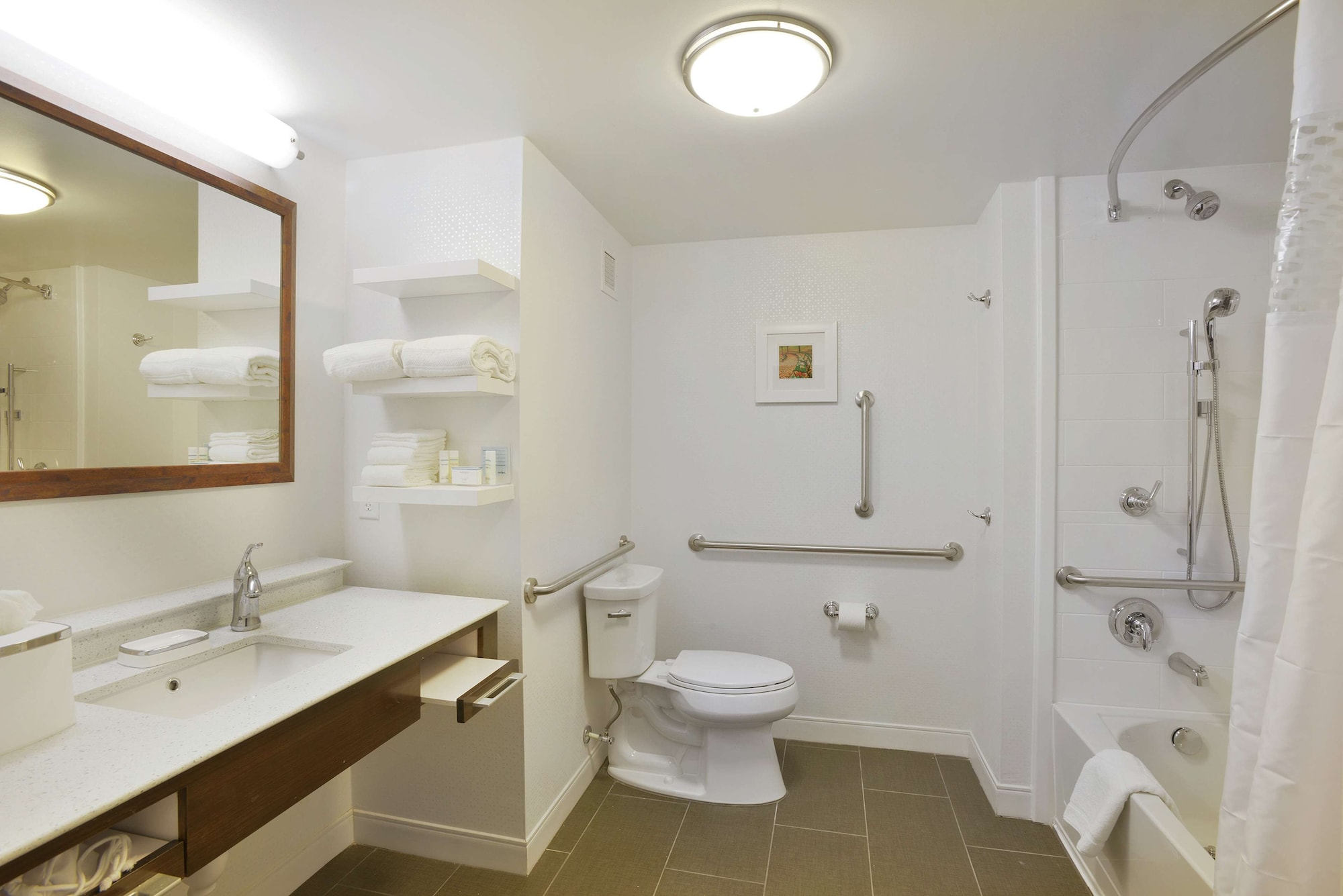 غرفة بسريرين كوين بحوض استحمام لذوي الإعاقة، Hampton Inn Suites Cincinnati Kenwood Oh 9/10