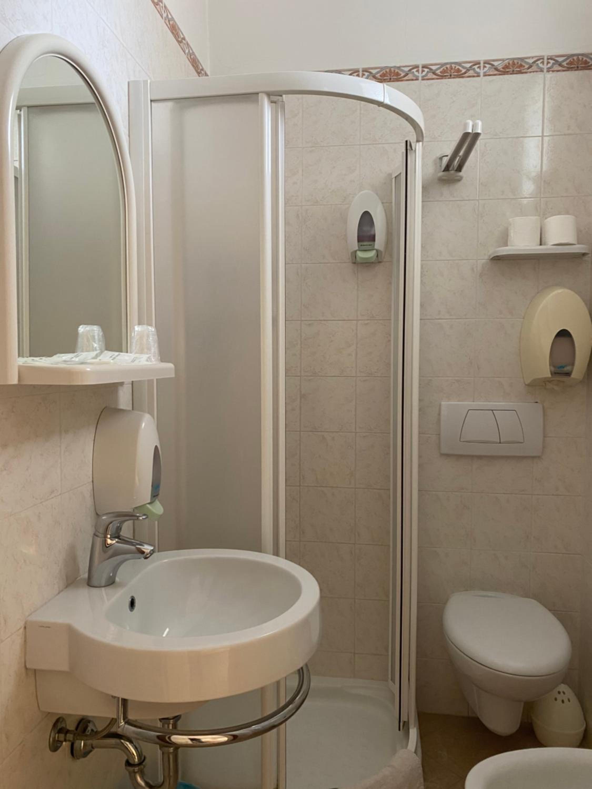 Hotel Modenese 49/50