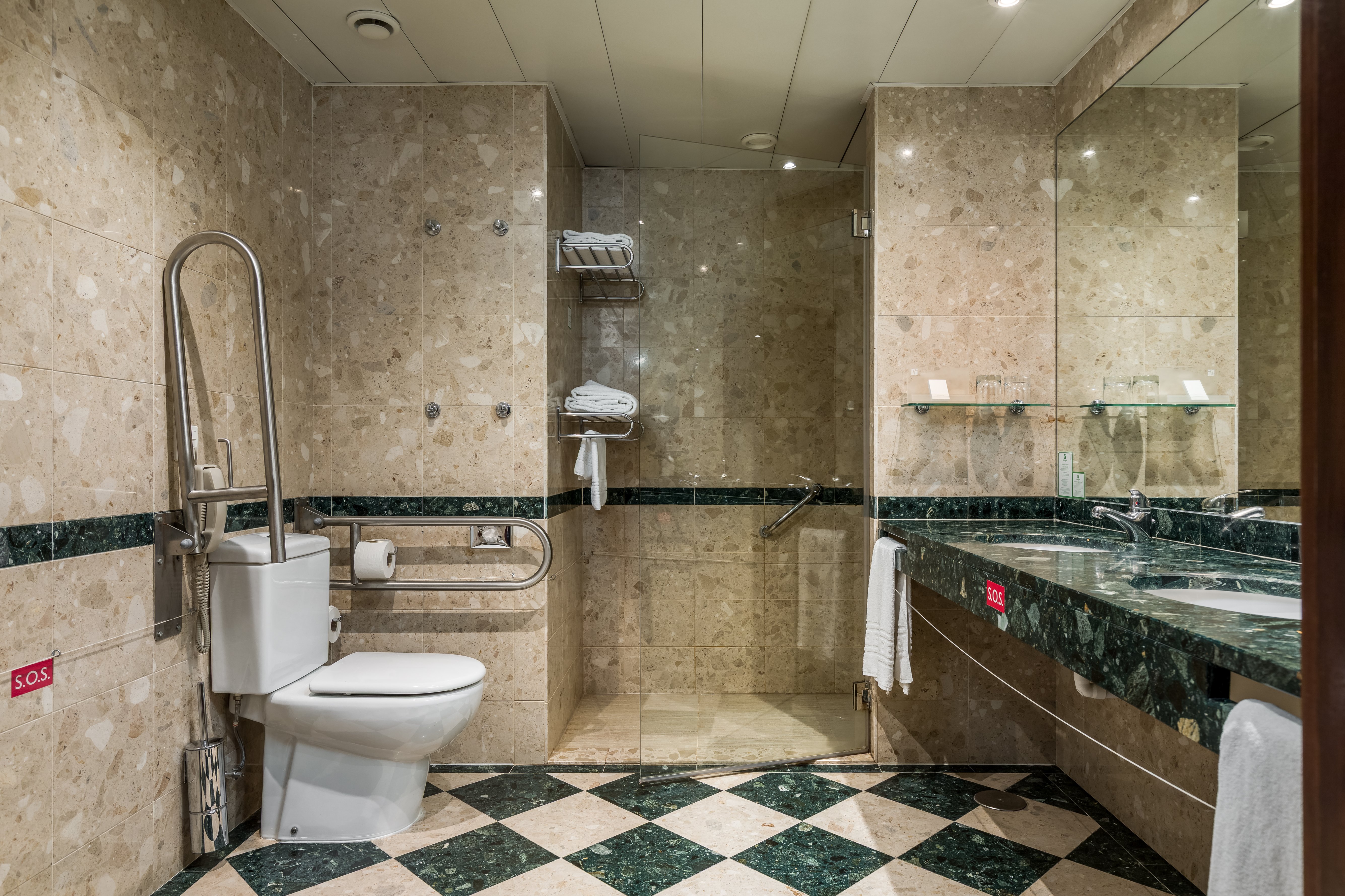 Holiday Inn Porto Gaia 50/50