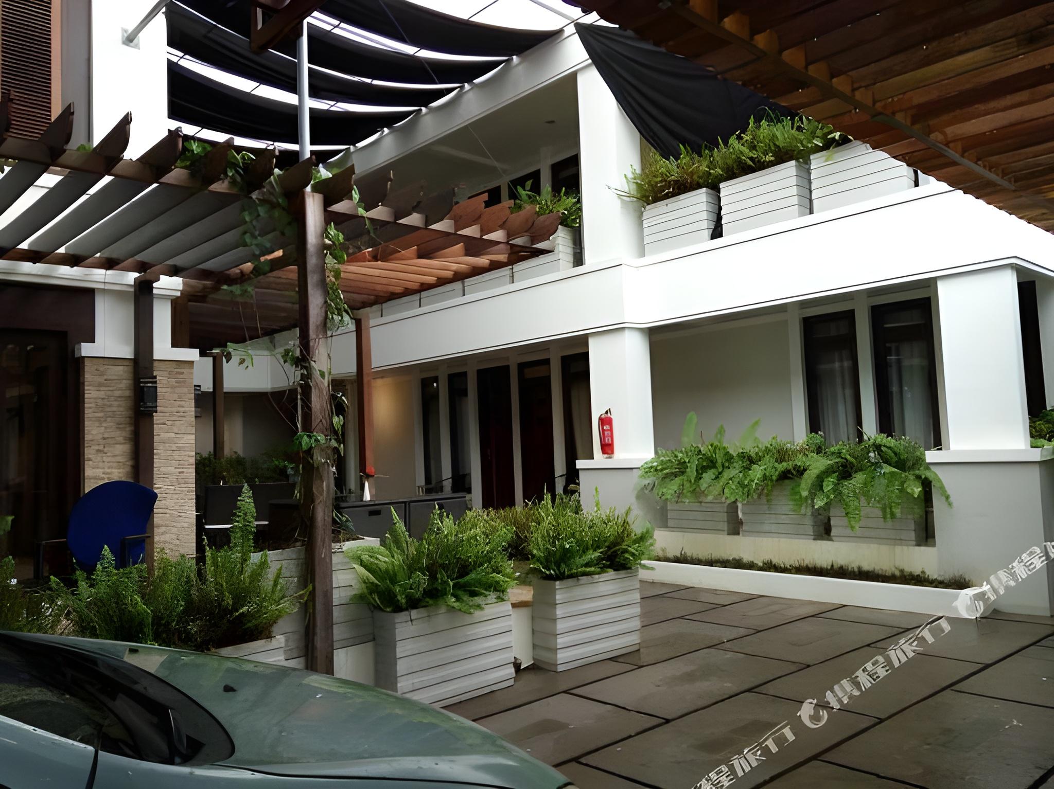 Millinov Boutique Hotel 16/18