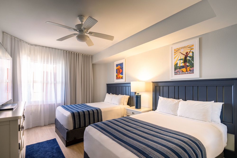 2 Bedrooms, Condo, White Sand, 1 King and 2 Double Beds, Sofa