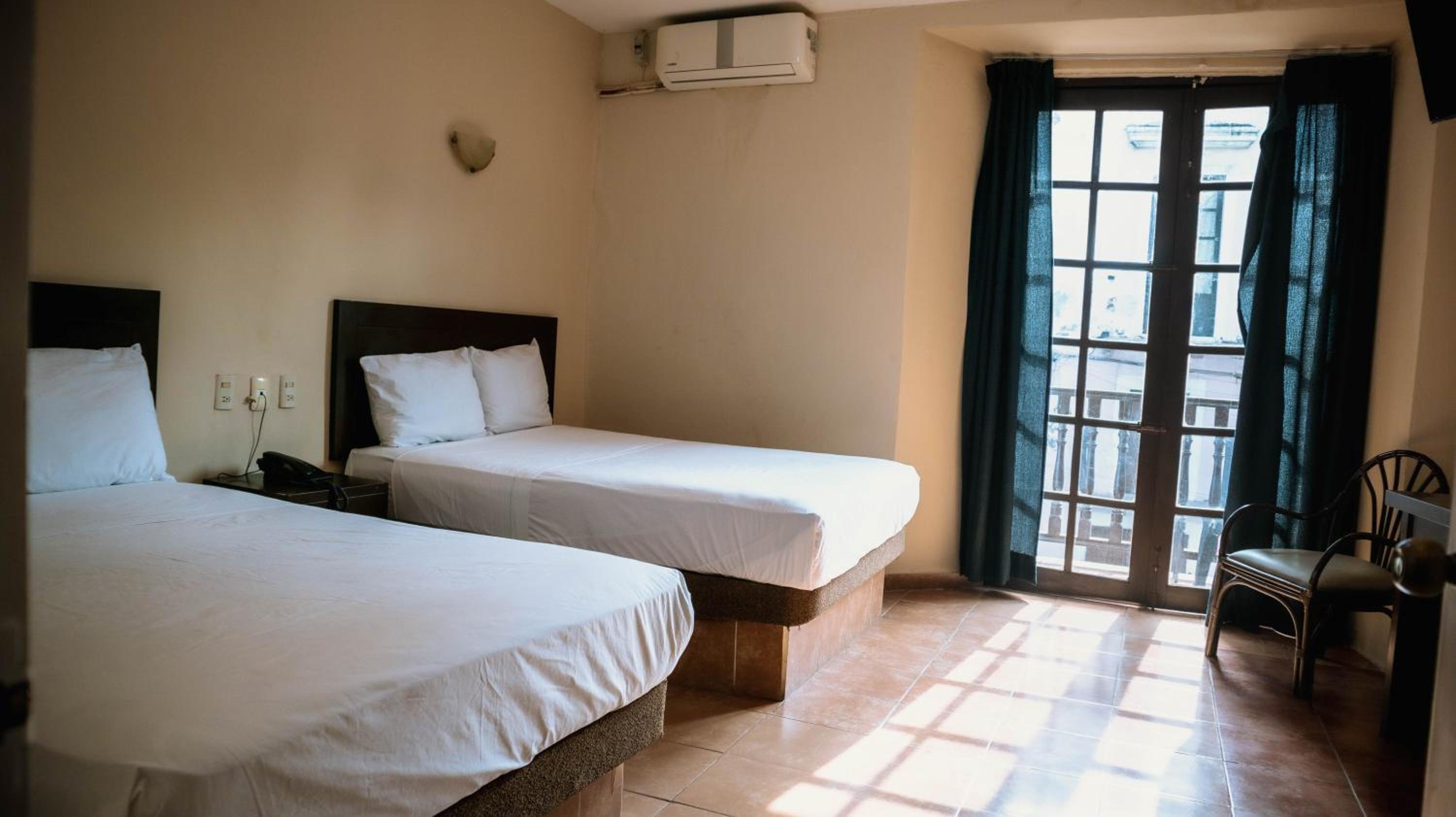 SUPERIOR, 2 BEDS
