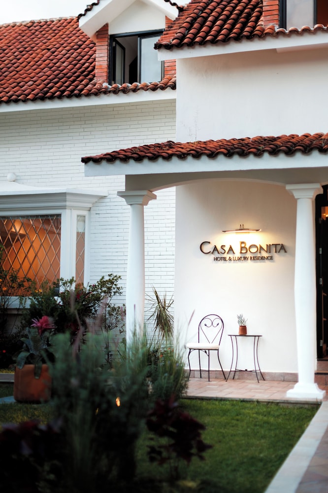 Casa Bonita Hotel and Luxury Residence 2/50