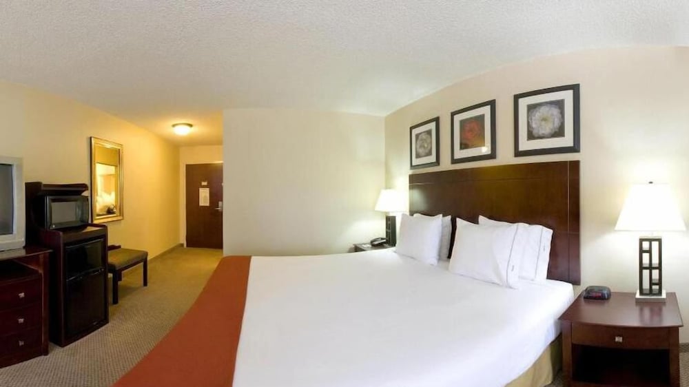 Holiday Inn Express Hotel Suites Dickson 15/38