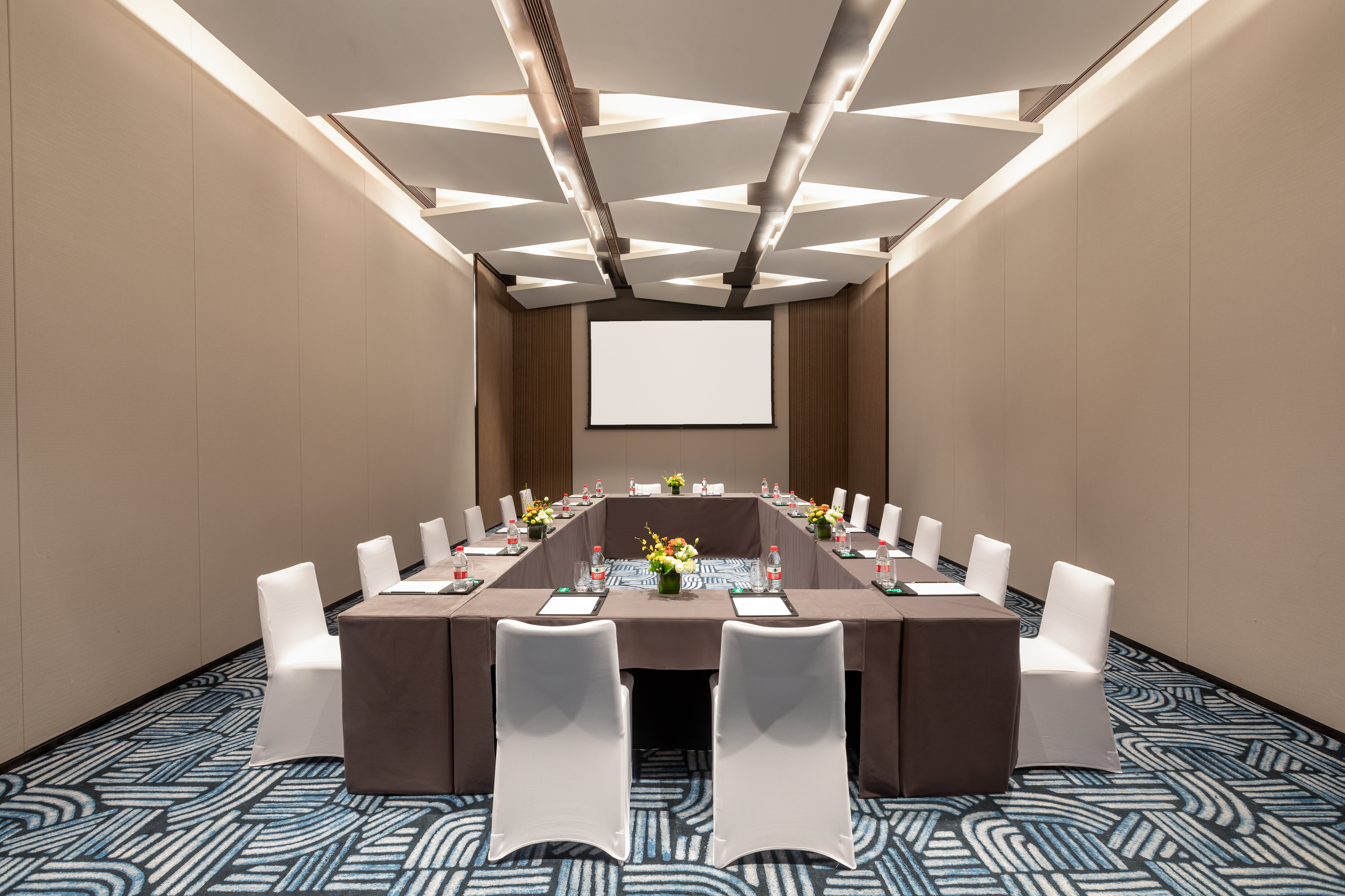 Holiday Inn & Suites SANYA YALONG BAY 30/38
