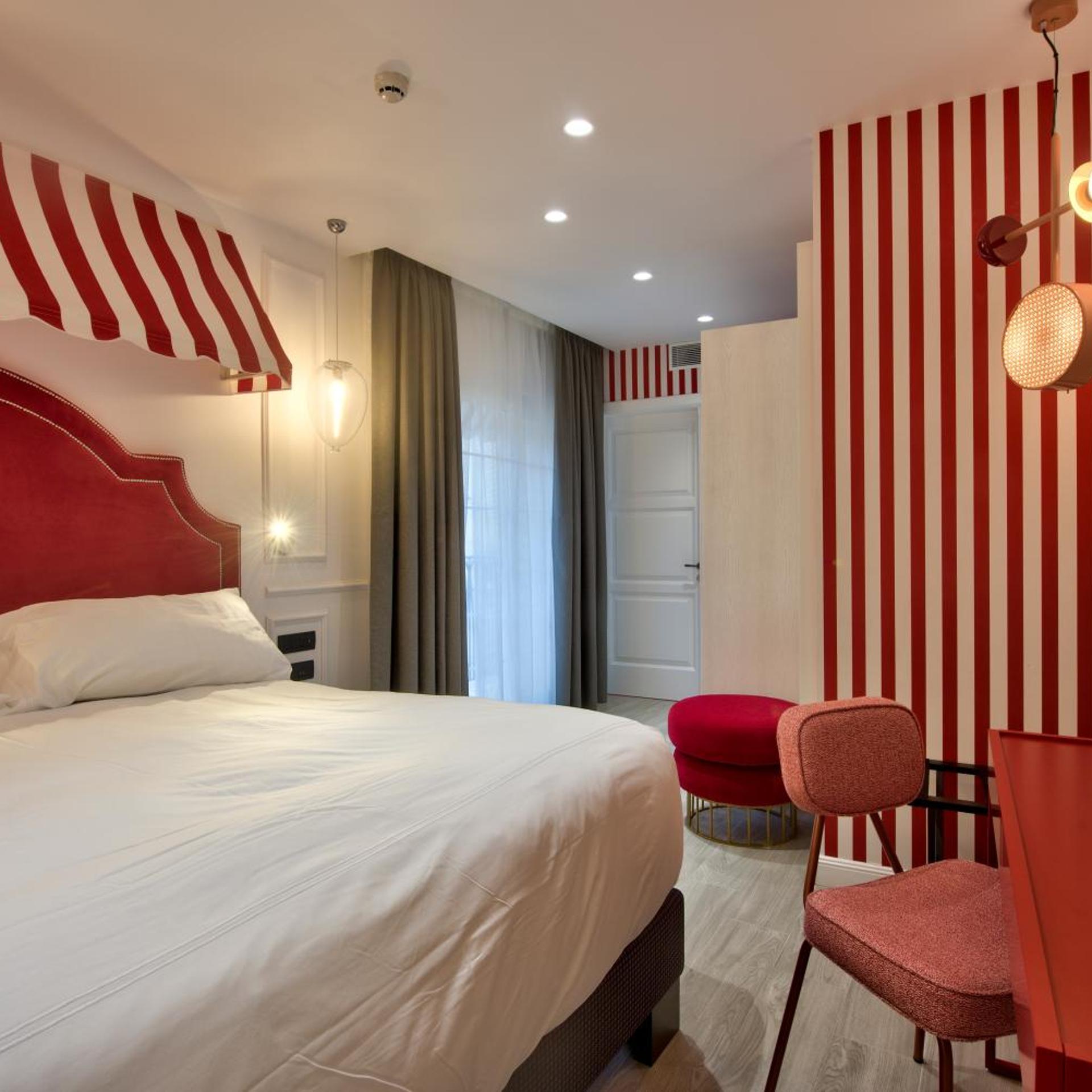 COMFORT, DOUBLE OR TWIN BED