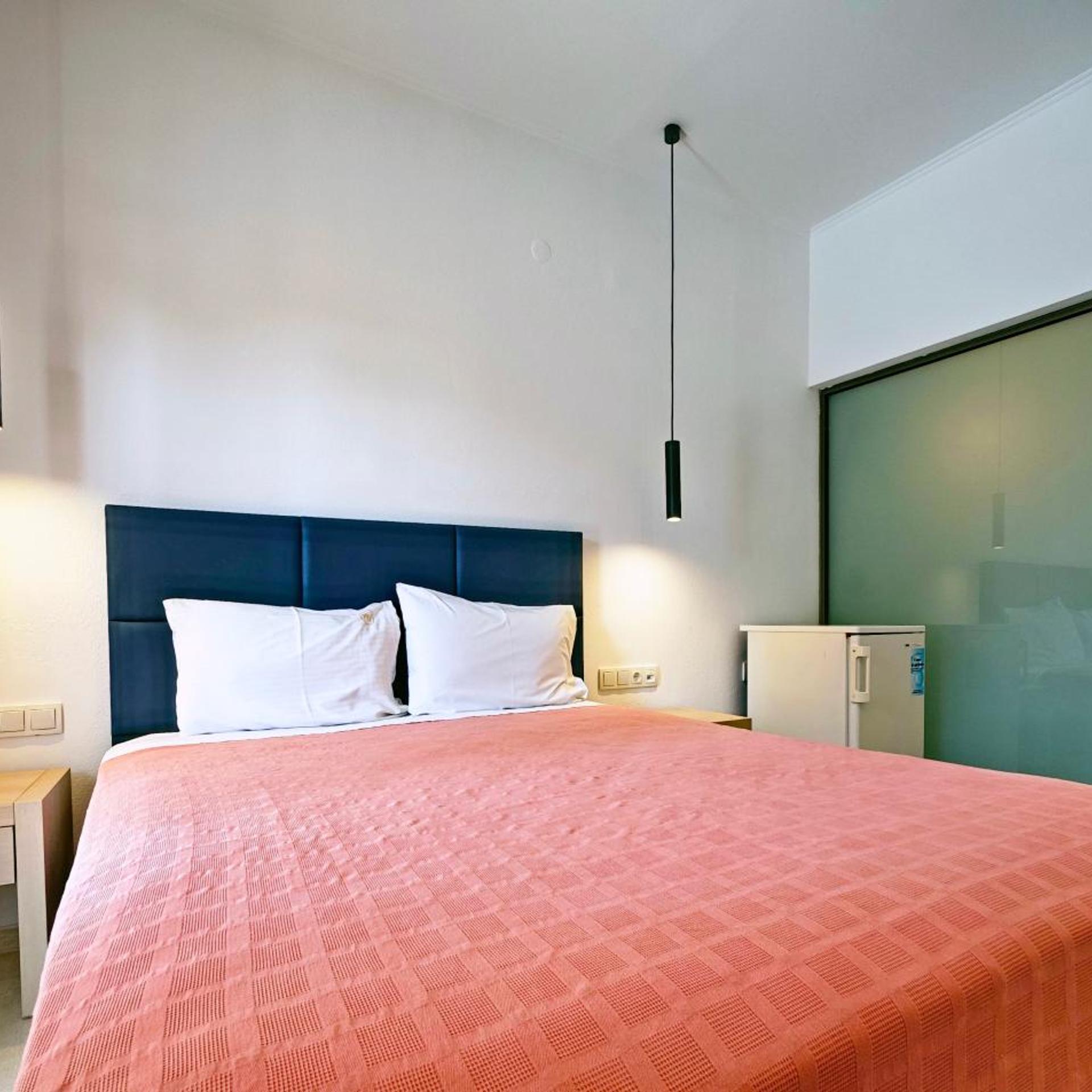 ROOM, SINGLE, PRIVATE POOL