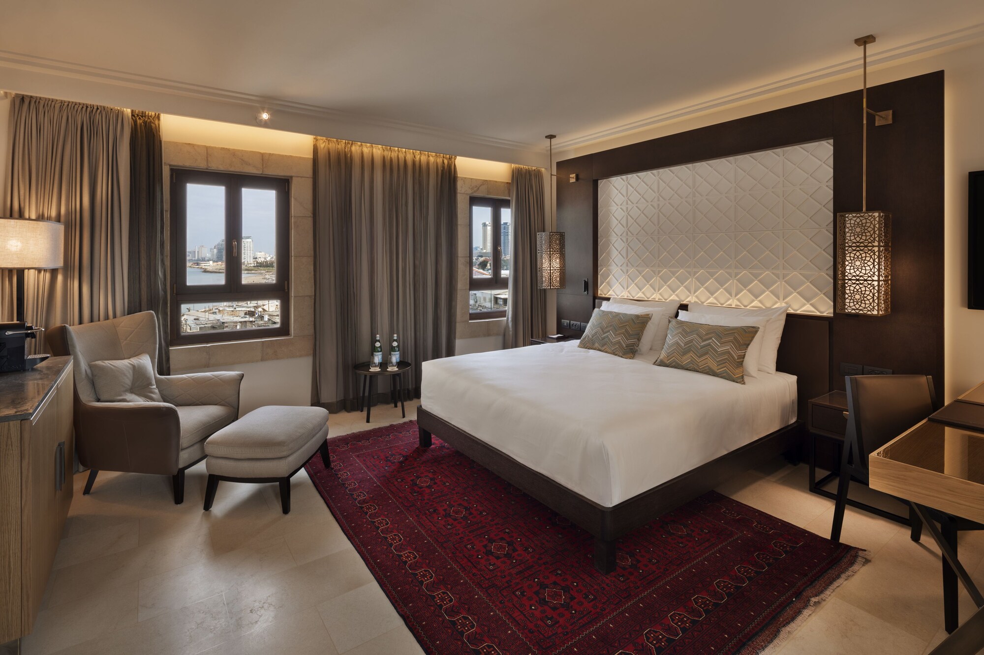 JUNIOR SUITE, CITY VIEW