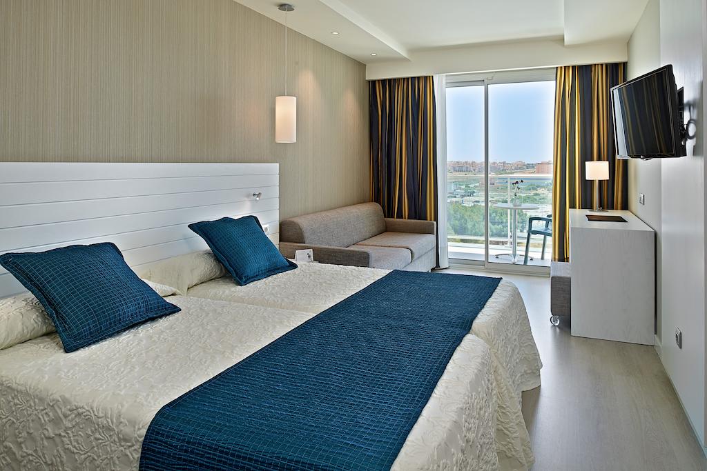 Room, Double Bed, Lateral Side Pool View